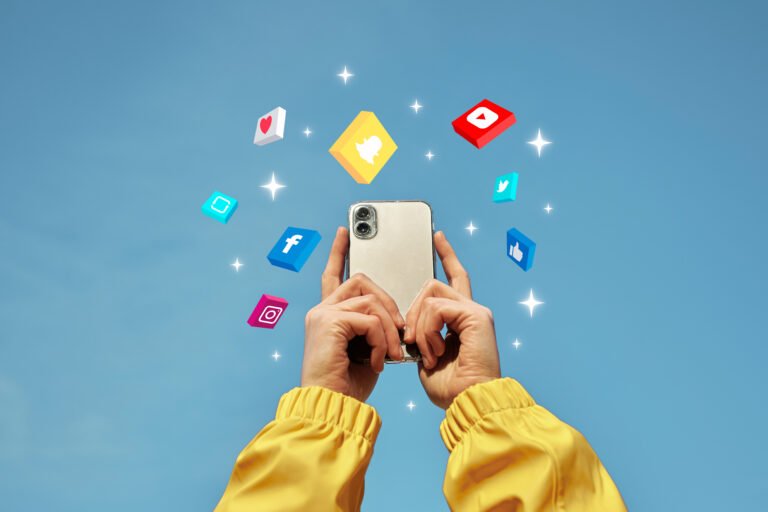 Social media handling on smartphone